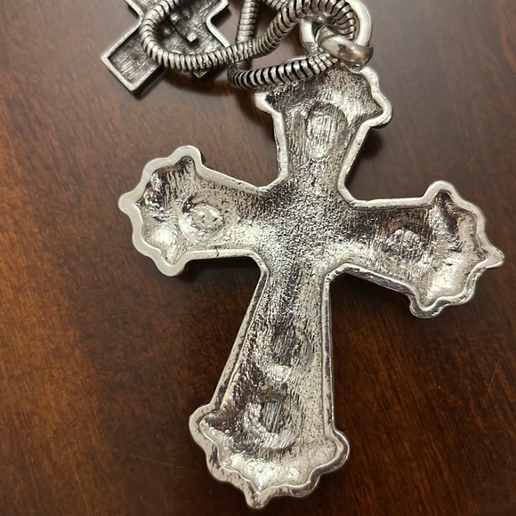 Big cross statement necklace - Picture 6 of 8